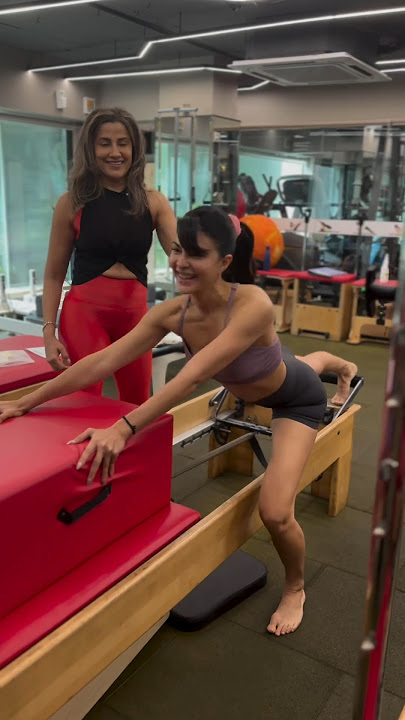 #jacquelinefernandez nails her #pilates #workout #shorts #bollywood Credit - Yasmin Karachiwala