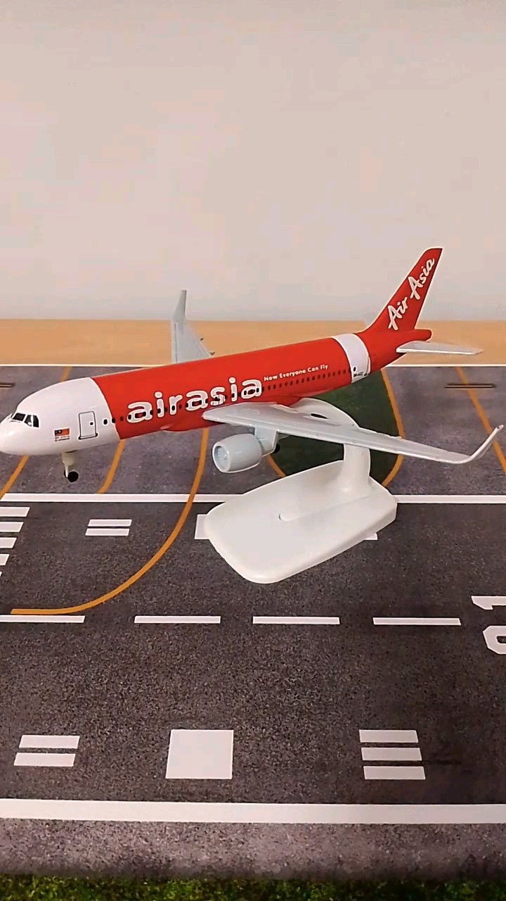 AirAsia A320 🇲🇾 (Now Everyone Can Fly) 20cm Airplane Model