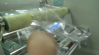 How to run automatic POF film horizontal flow wrapping machine shrinking machine tutorial