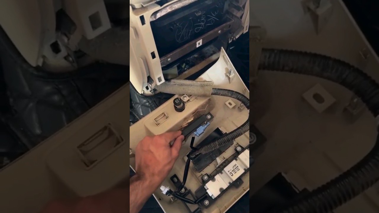 Key Antenna Ki Location | Nissan Petrol | 2017 | Remote Key Kam Ni Kar Rahe | 