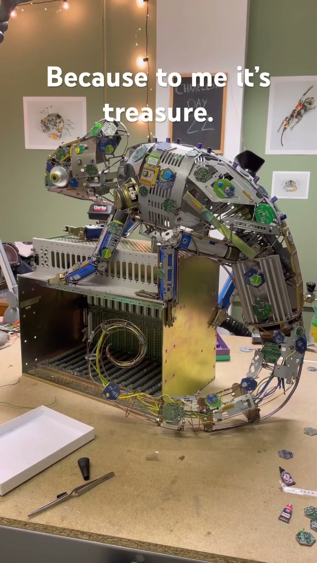 another beautifully recycled creation by @zakmiskrycreations ? #creativity #recycled