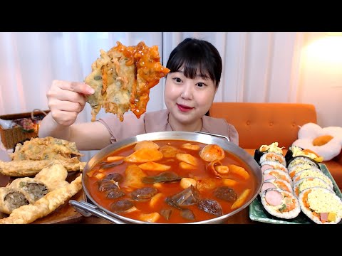 군산공설시장맛집 시장김밥 쫀득한가래떡떡볶이 계란김밥 소세지김밥 오징어튀김 <strong>야채튀김</strong> 모듬튀김 먹방 Spicy Teokbokki Gimbap Korean street food