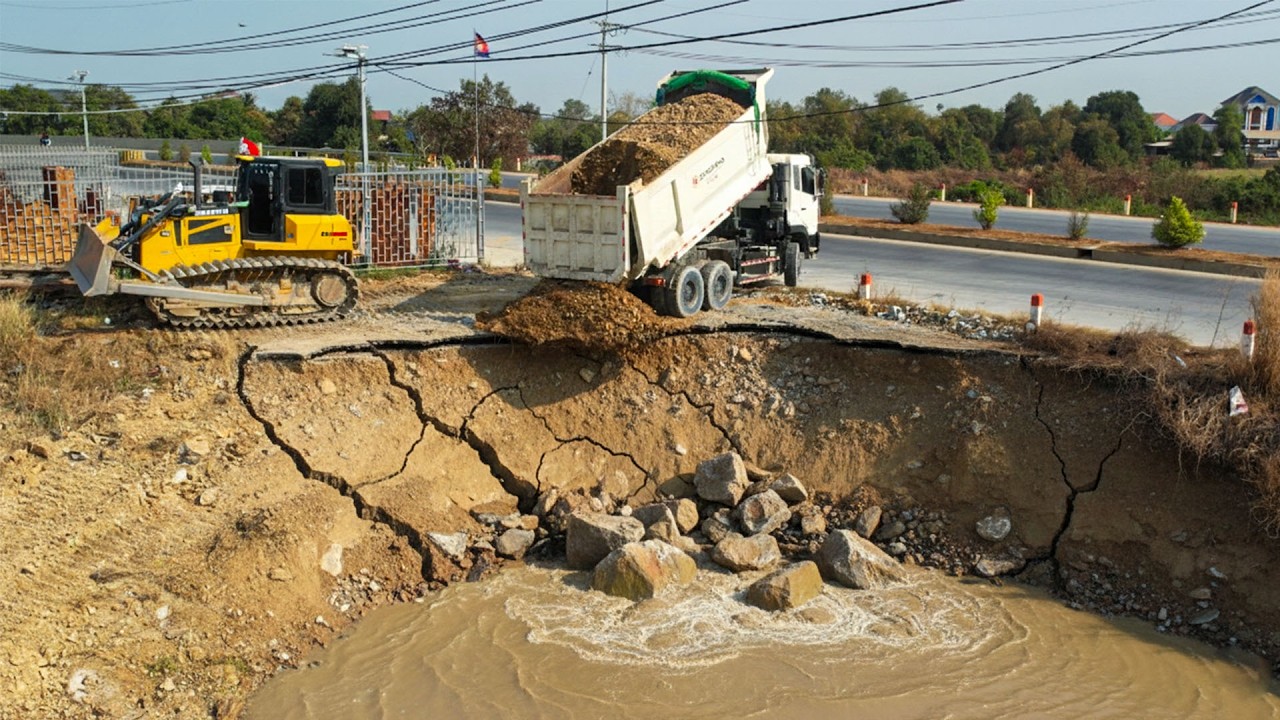 START NEW Perfectly Bilding Dozer Shantui Using Stones Pushing Over, Truck DONGFENG 25.5Ton
