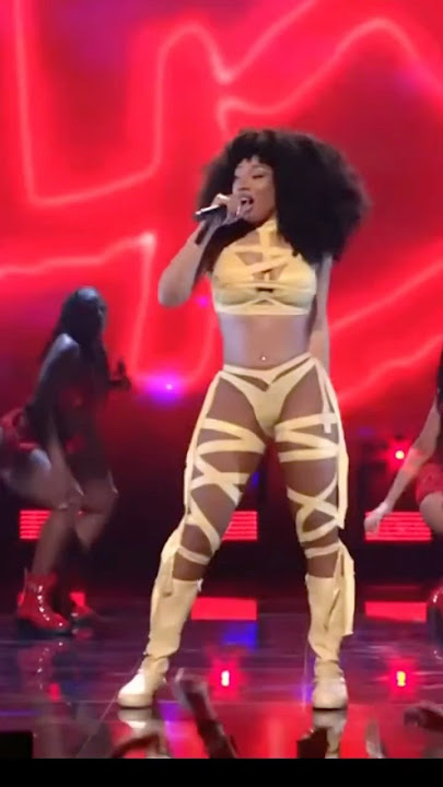 @megantheestallion  performs 'Mamushi' with surprise guest Yuki Chiba! #VMAs