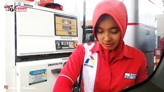 PESONA PEGAWAI POM SPBU CANTIK - TUGU TRENGGALEK