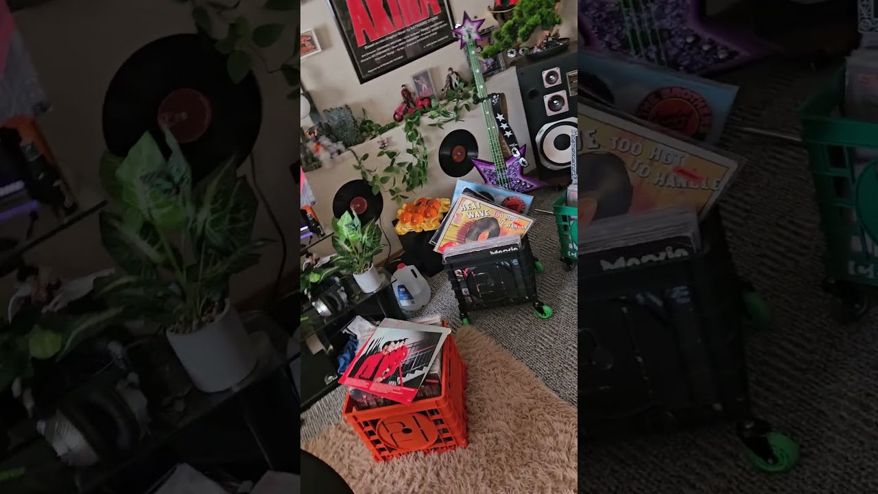 Spinning Vinyl wit DBZ articulation: 1978's The Man *Machin by Kraftwerk(Like & Subscribe) 🔊🎵🎶😎🤘💯