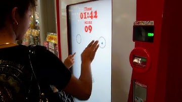 Gaming on a Coke Machine in Japan!