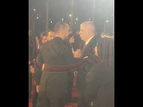 الكابتن أحمد شوبير يتألق مع زوجته على السجادة الحمراء في مهرجان وشوش كأفضل إعلامي رياضي في مصر