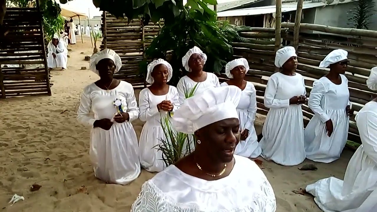 PRISE D'ONCTION A LA PAROISSE SAINTE VIERGE MARIE D'EMBIPE PAR LE REVEND PASTEUR EDIEMOU BLIN JACOB