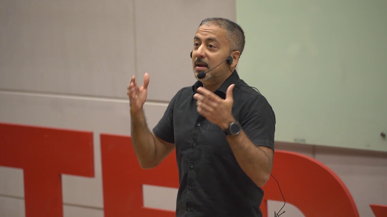 How To Reinvent Your Career | Roberto Cumaraswamy | TEDxUPM
