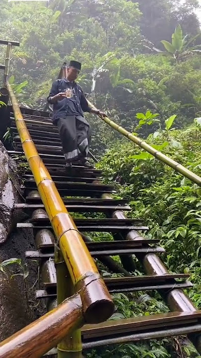 Video asli Kepeleset di tangga bawa kopi viral