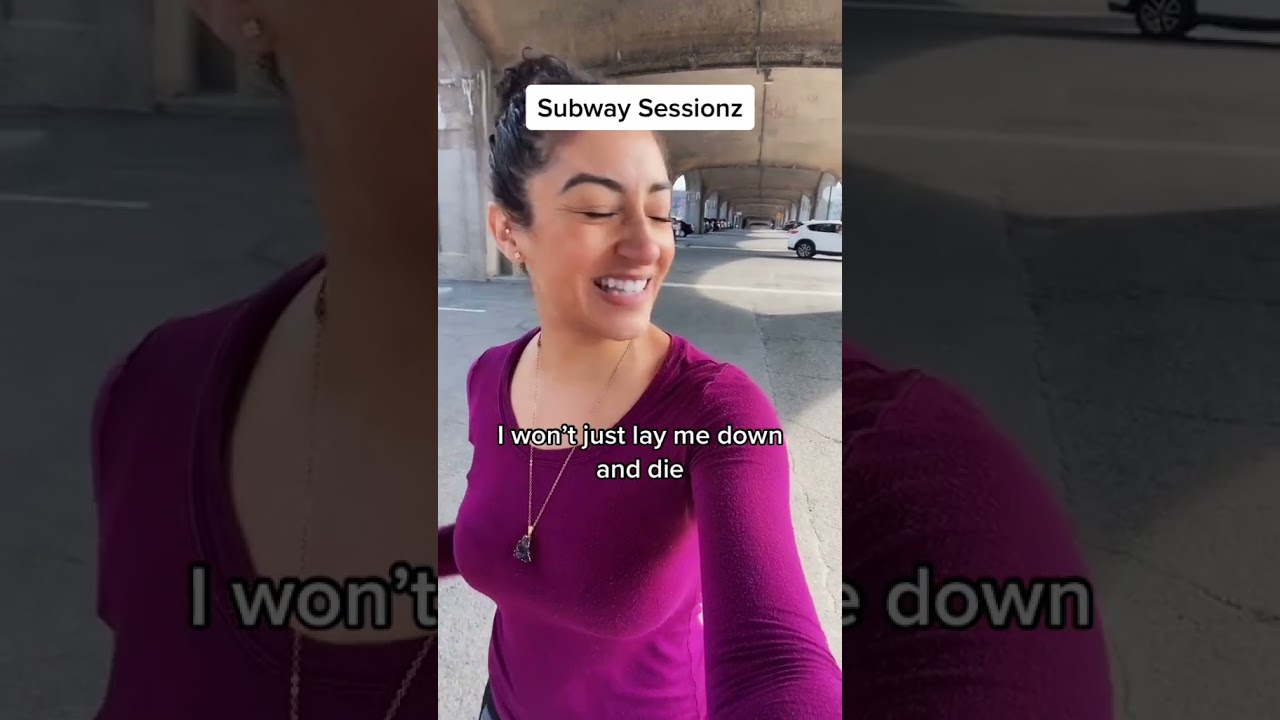 Singing speechless in subway @raquelreigns 