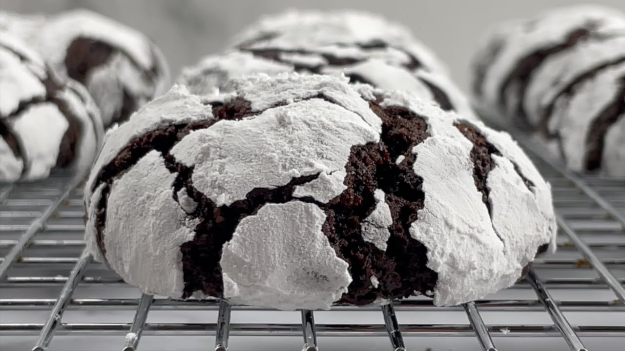 How to make Chocolate Crinkle Cookies