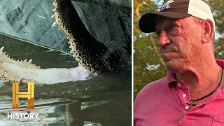 Swamp People: Troy Catches "BIG BOY GATORS" to Start the Season (Season 14) | History