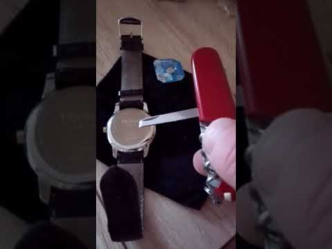 Замена батарейки на часах Tissot.