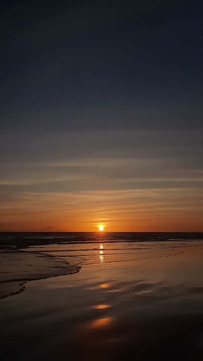 SUNSET TERBAIK , Wajib kalian lihat video ini #sunset #sore #viral #fyp #pantai #travelvlog