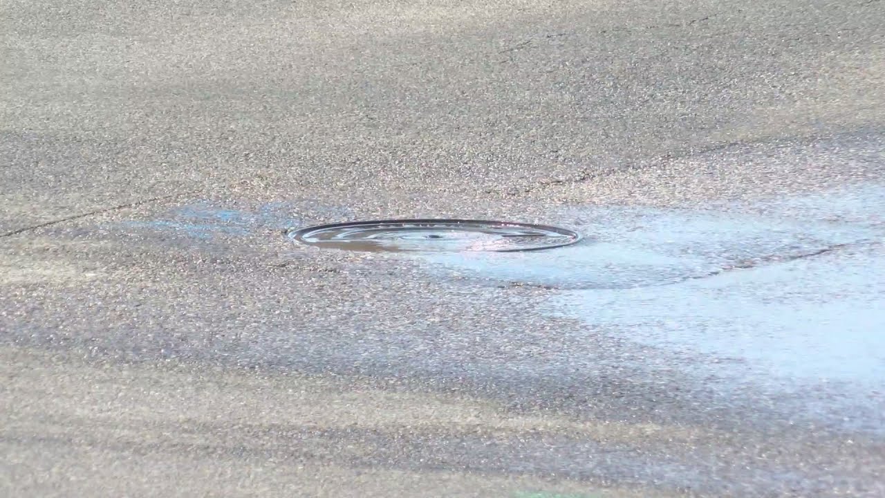Water Authority repairing water leak near Eubank and Spain YouTube
