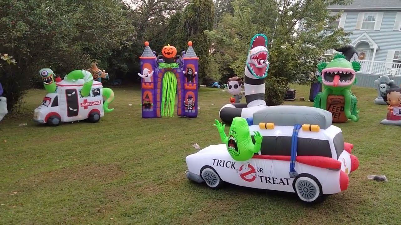 Setting up the 2021 Halloween Airblown Inflatable Display Decorations Walkthrough Throwback Tour