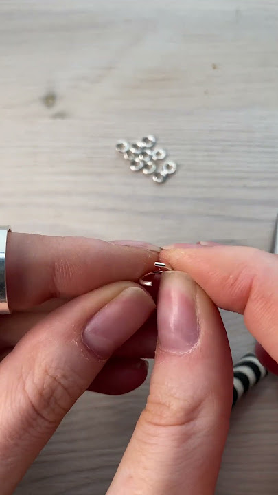 How To Use Beadsmith's Jump Ring Opener — Beadaholique