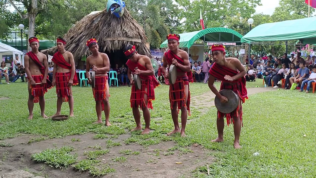 Gong Beating Contest from Lamut