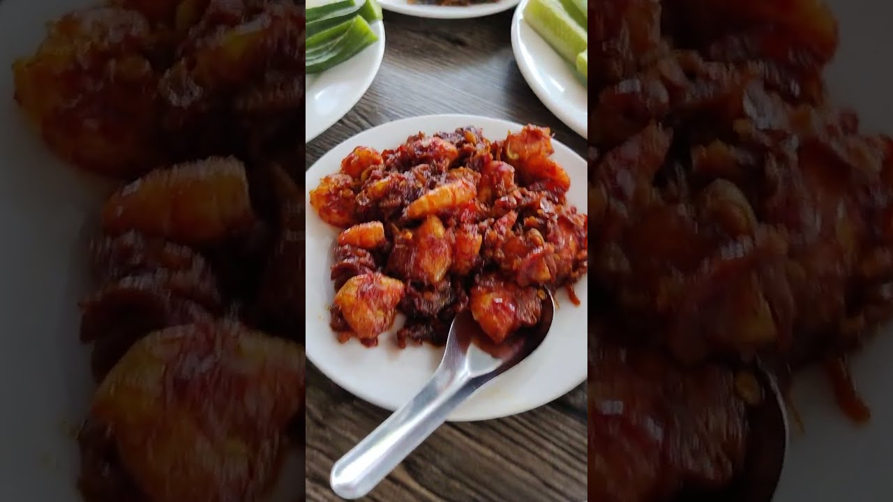 Burmese Food for the lunch :O 