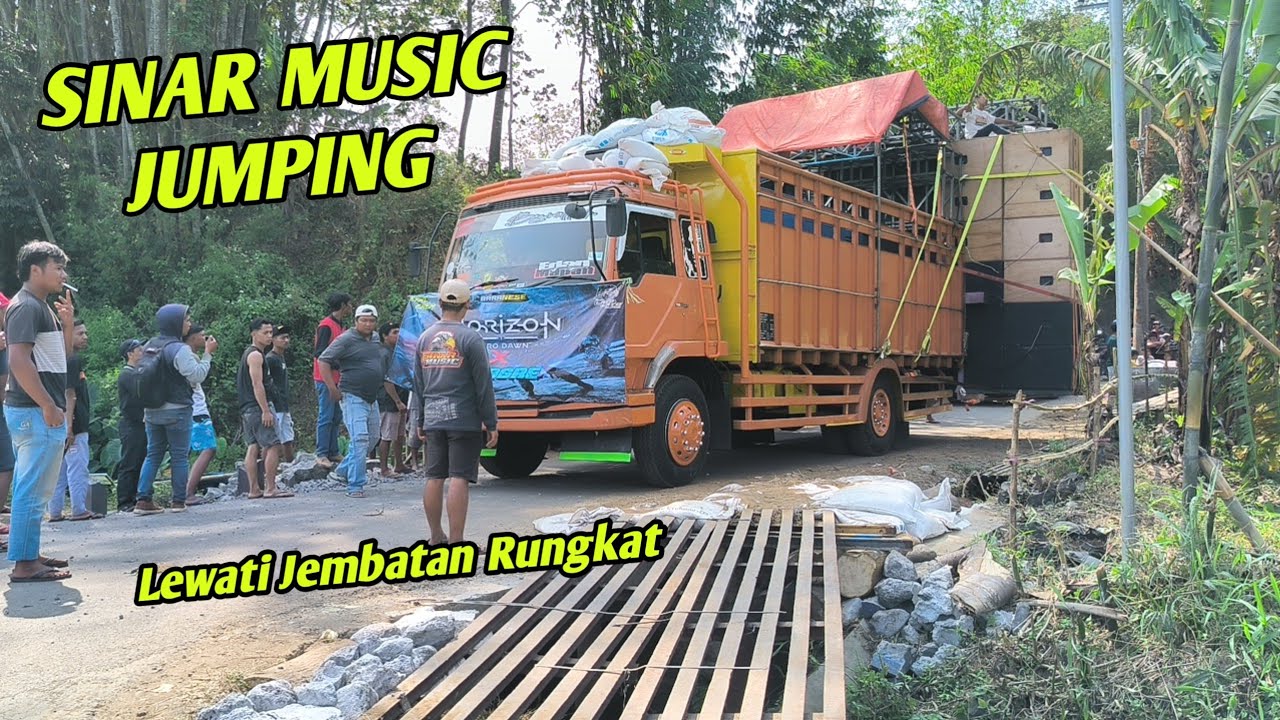 Sinar Music juga kesulitan jalan,habis lolos jembatan penyewa minta lagu dibunyikan