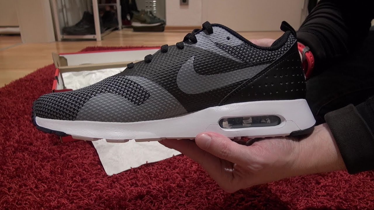 nike air tavas grey