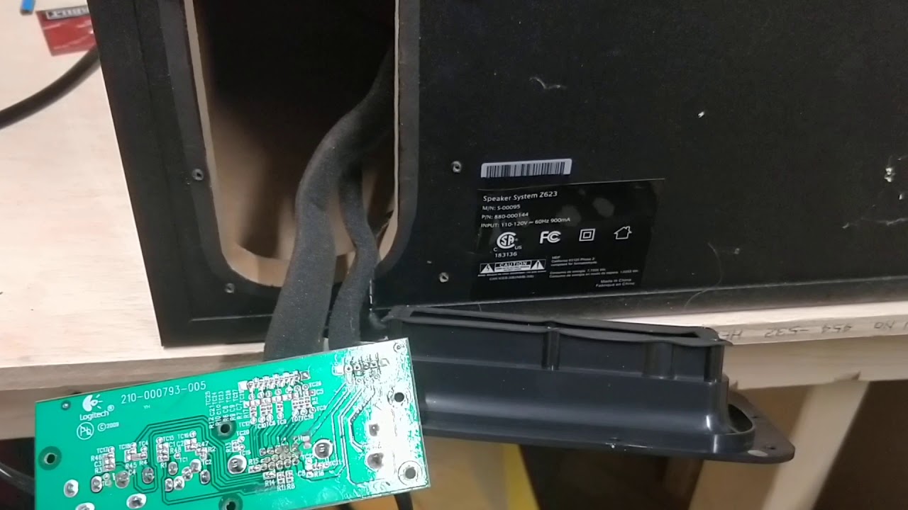 Datter Skrivemaskine jug Logitech Z623 problem - left speaker quit working - YouTube