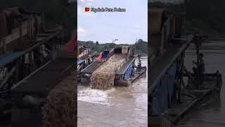 Download Lagu THE ONLY ONE IN THE WORLD,! TOUGH FIGHTER..HOW TO SEARCH GOLD IN RIVER#Shorts MP3