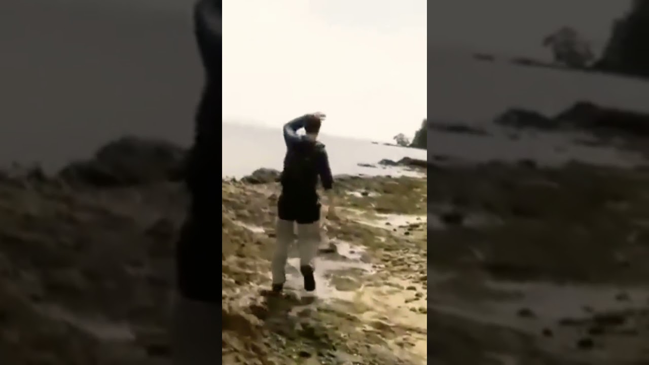MAN VS WILD #SURVIVAL #BEARGRYLLS #SHORTS