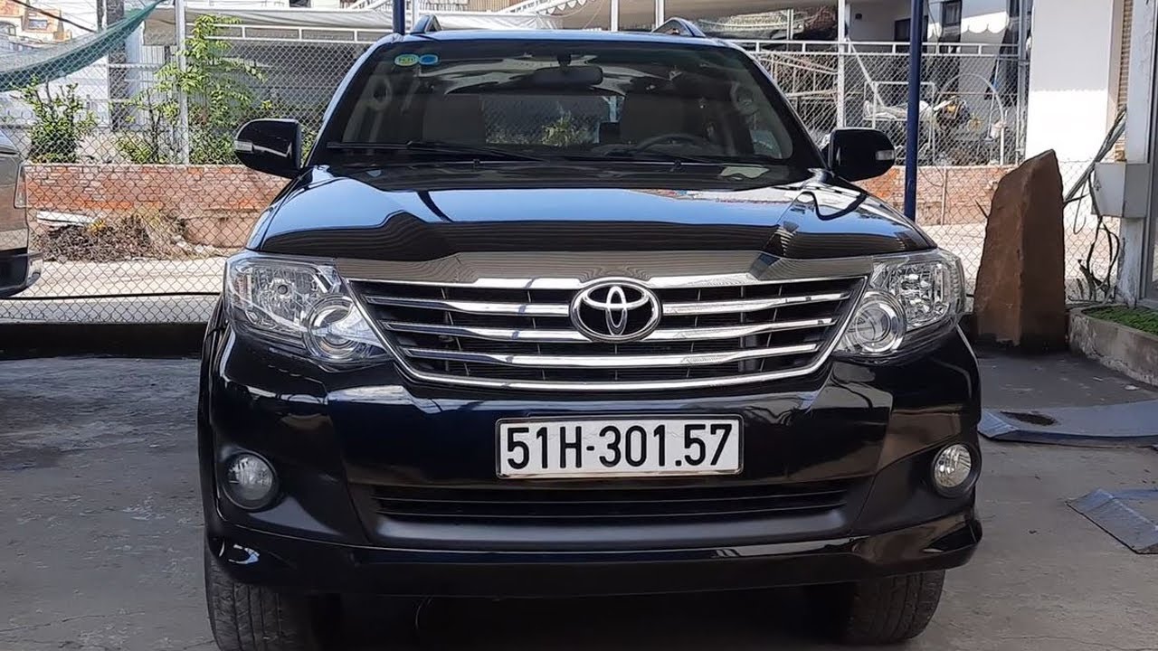 Bán xe Toyota Fortuner 2.5G máy dầu số sàn đời 2012 - YouTube