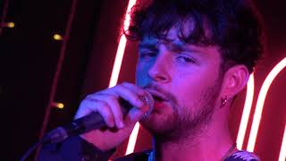 [HD] Tom Grennan - Sober (ALBUM WEEK IN-STORE PERFORMANCES – LONDON HMV)