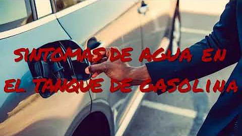 ¿Está bien si entra un poco de agua en el depósito de gasolina?