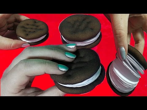 How to make small DIY notebooks that look like Oreo Chocolate Sandwich Cookies dessert