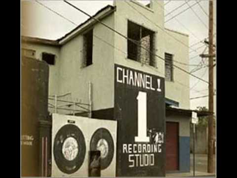 Putar Dances Are Changes - Barrington Levy