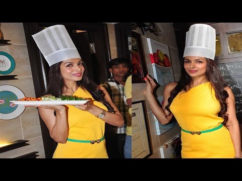 Malaika Arora Khan Shows Off Her Culinary Skills-11-08-2015