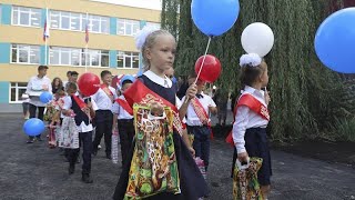 Ukraine : rentrée scolaire dans la ville martyre de Marioupol