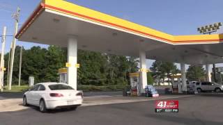 Macon convenience store robbed at gunpoint