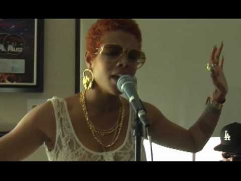 Kelis Live at the Cherrytree House Part 1