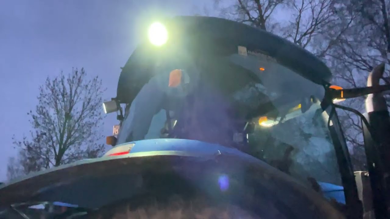 Traktor NEW HOLLAND T6010 4WD