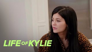 The e! star makes it clear that she is done trying to keep up with her
colorful hairstyles she's known for. see on "life of kylie."
subscribe: http:/...