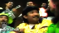 Jamal Mirdad - Cinta Anak Kampung (Karaoke Video)  - Durasi: 4:26. 