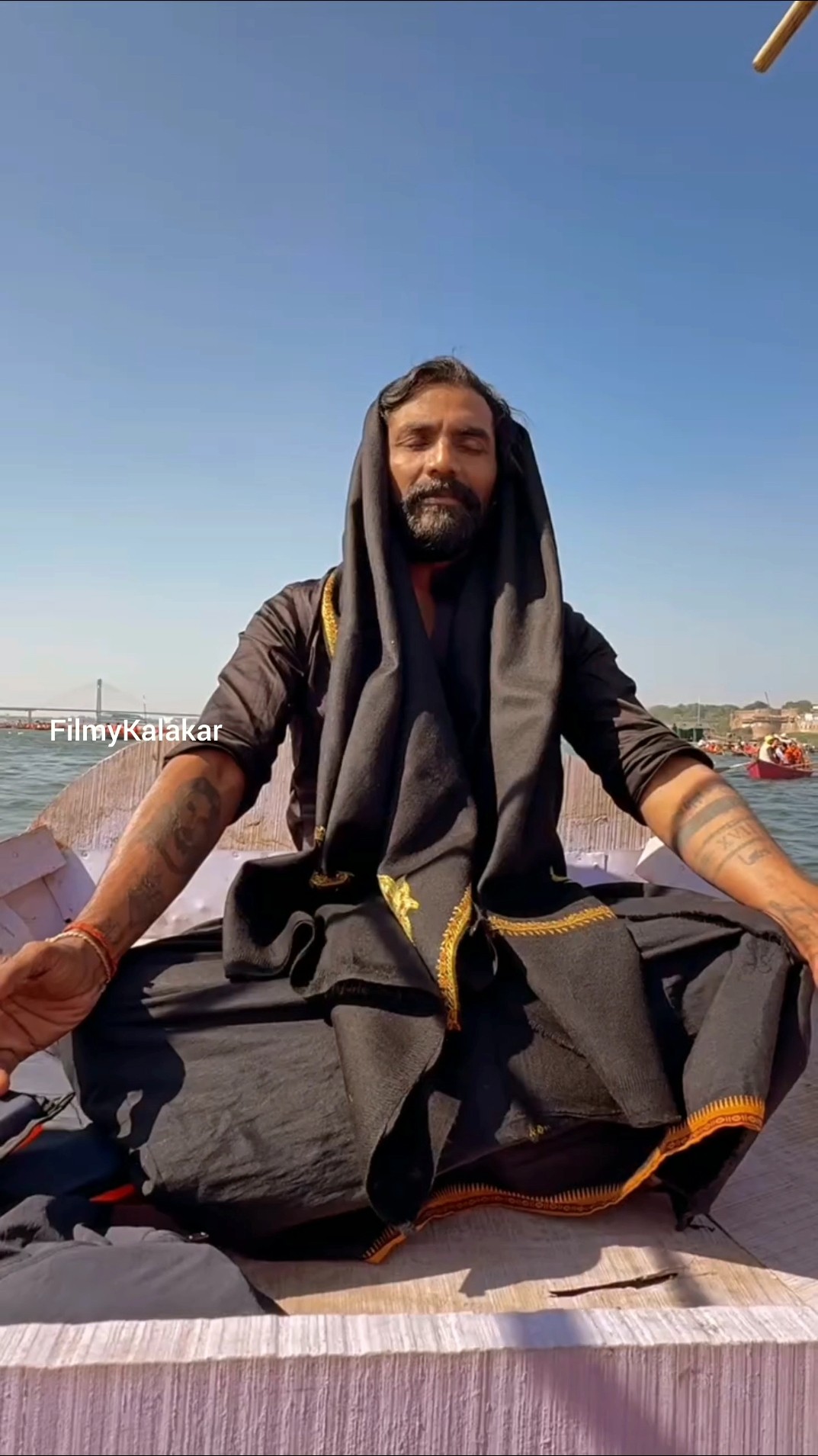 #remodsouza getting immersed in the spirituality of Mahakumbh ?? #filmykalakar