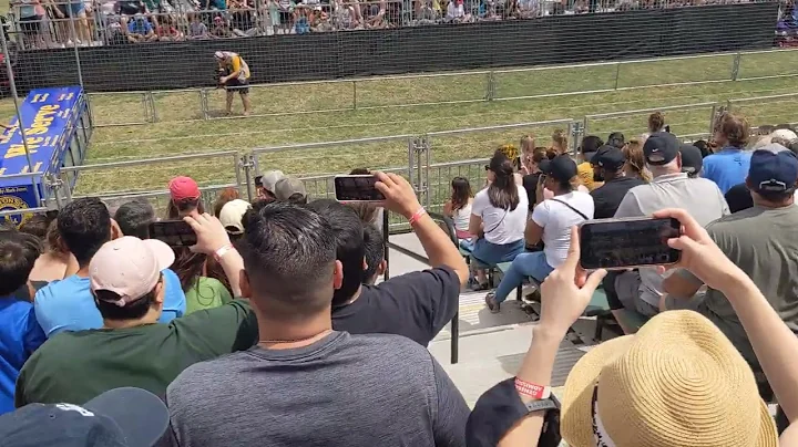 Snoop Gets Loose! Buda Wiener Dog Races