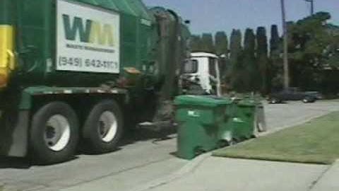 White GMC Amrep asl 2 (recycling)