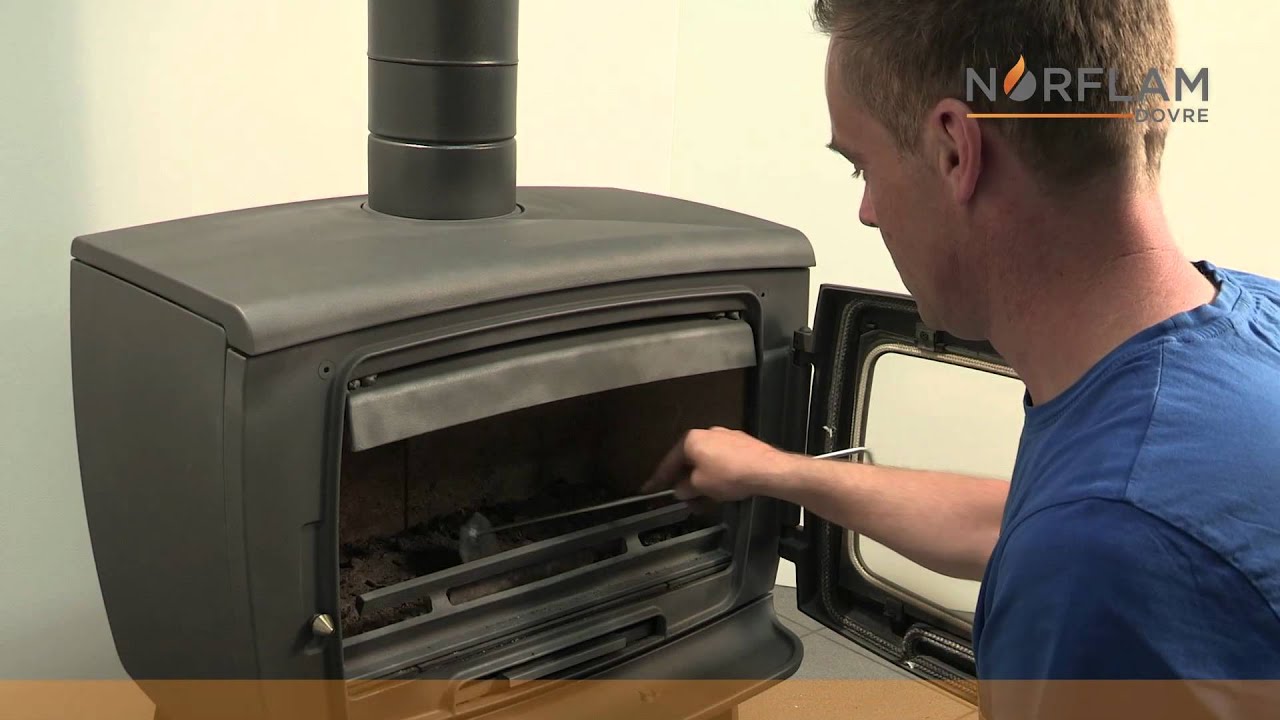 Décendrage poêle à bois remove ashes wood stove YouTube