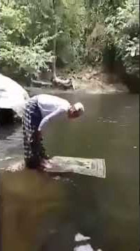 Heboh video kakek sakti sholat diatas air..