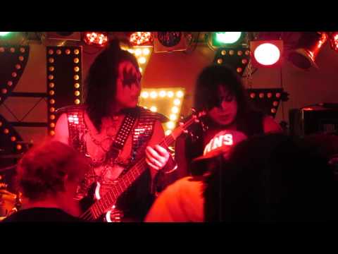111013 0122 KISS ALIVE! NYC DETROIT ROCK CITY