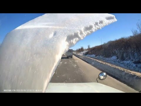 WATCH: Flying ice smashes windshield on Ottawa highway