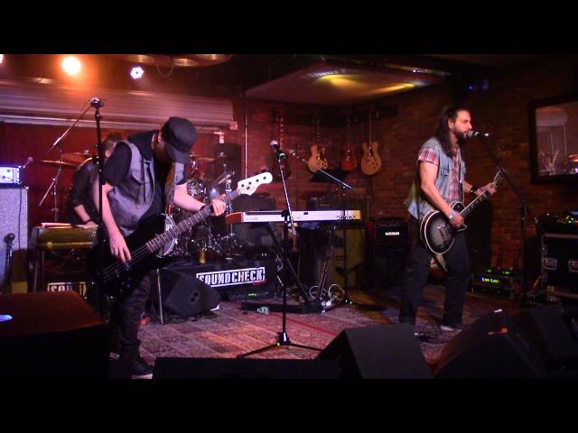 BRIAN TICHY MARTY O'BRIEN STEPHEN PERKINS FERLAZZO SOUNDCHECK LIVE LUCKY STRIKE LIVE class=